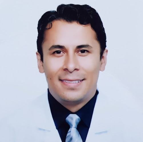 Dr. Alvaro Yujra Sansusty, Médico Cirujano - Calama