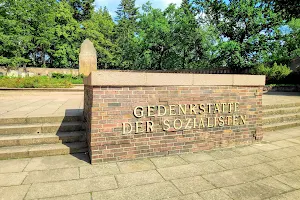 Memorial of the Socialists image
