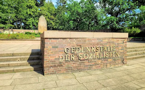 Memorial of the Socialists image