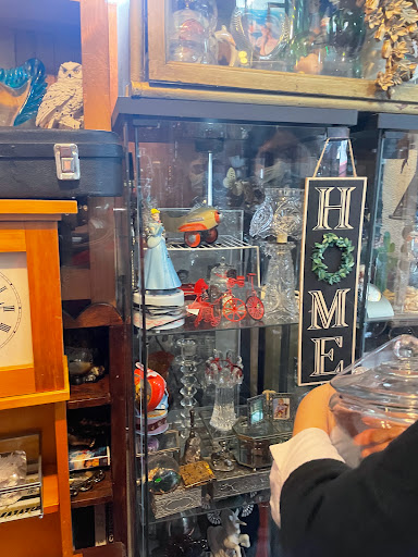 Thrift Store «Olympic Thrift Store», reviews and photos, 4011 E Olympic Blvd, Los Angeles, CA 90023, USA