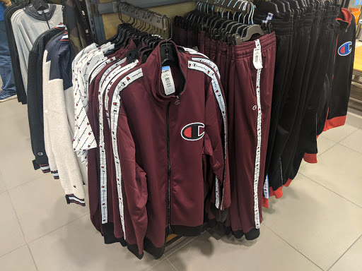 Shoe Store «Finish Line», reviews and photos, 4200 Conroy Rd #120, Orlando, FL 32839, USA