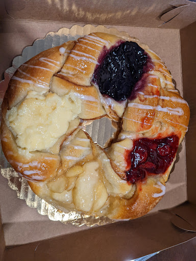 Bakery «Smithville Bakery & Coffee Shop», reviews and photos, 3 N New York Rd, Galloway, NJ 08205, USA