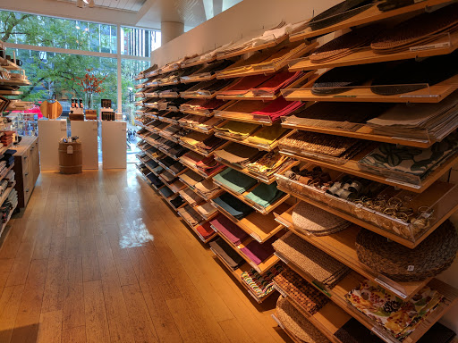 Furniture Store «Crate and Barrel», reviews and photos, 646 N Michigan Ave, Chicago, IL 60611, USA