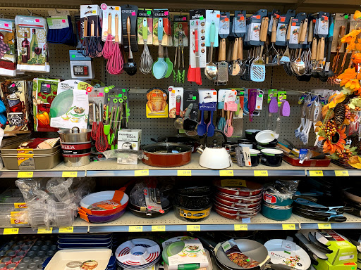 Grocery Store «Grocery Outlet Bargain Market», reviews and photos, 355 N Citrus Ave, Azusa, CA 91702, USA