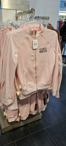 Clothing Store «GUESS Factory», reviews and photos, 12801 W Sunrise Blvd #631, Sunrise, FL 33323, USA