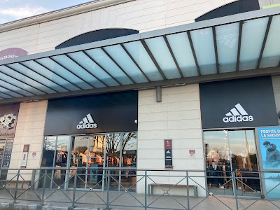 Adidas Outlet Store à Les Clayes-sous-Bois