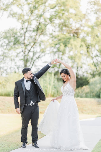 Bridal Shop «Parvani Vida», reviews and photos, 7107 S Texas 6, Houston, TX 77083, USA