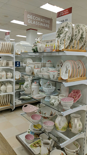 Department Store «Marshalls & HomeGoods», reviews and photos, 701 NJ-440, Jersey City, NJ 07304, USA