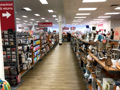 Department Store «T.J. Maxx & HomeGoods», reviews and photos, 198 Alewife Brook Pkwy, Cambridge, MA 02138, USA