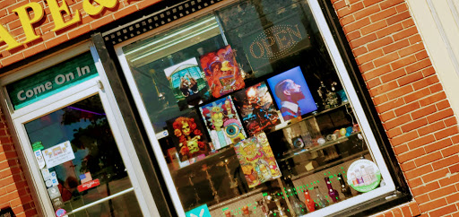 Tobacco Shop «18 Plus Vape & Shop», reviews and photos, 4037 Broadway, Kansas City, MO 64111, USA