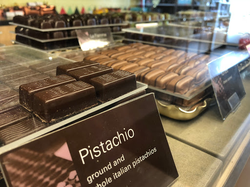 Chocolaterie Bernard Callebaut / Dalhousie Station / calgarychocolates.ca