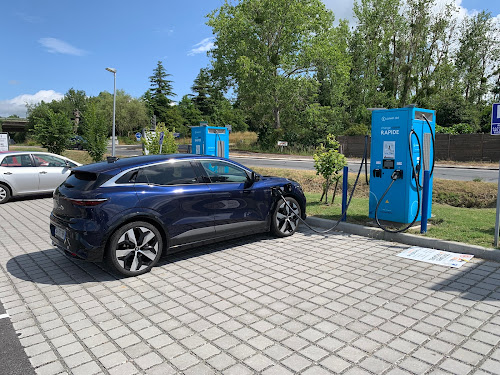 Borne de recharge de véhicules électriques Powerdot Charging Station Savenay