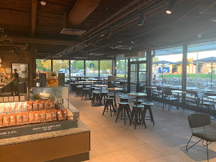 Photo n°4 de Starbucks Coffee à Saint-Albain ()