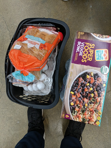 Grocery Store «Smart & Final Extra!», reviews and photos, 250 E 10th St, Gilroy, CA 95020, USA