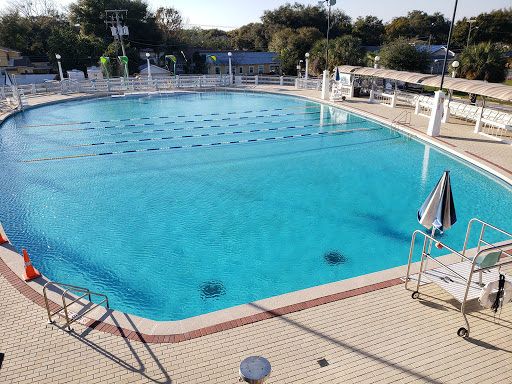 Outdoor swimming pools in Tampa