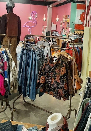 Flamingos Vintage Bristol - Clothing store