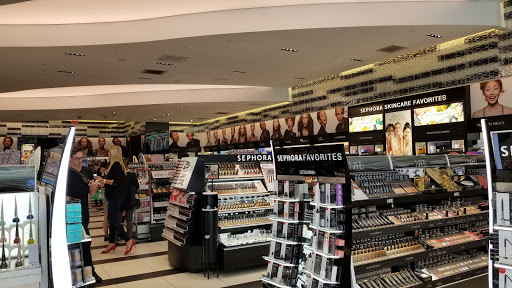 Cosmetics Store «SEPHORA», reviews and photos, 270 N Beverly Dr, Beverly Hills, CA 90210, USA