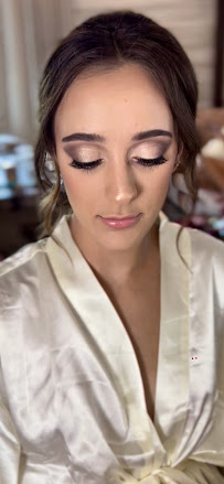 FlawLyss Beauty Studio - Photo 8 - Car repair in College Station, TX, College Station