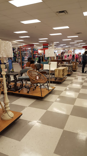Department Store «T.J. Maxx», reviews and photos, 8510 N Evanston Ave, Kansas City, MO 64157, USA