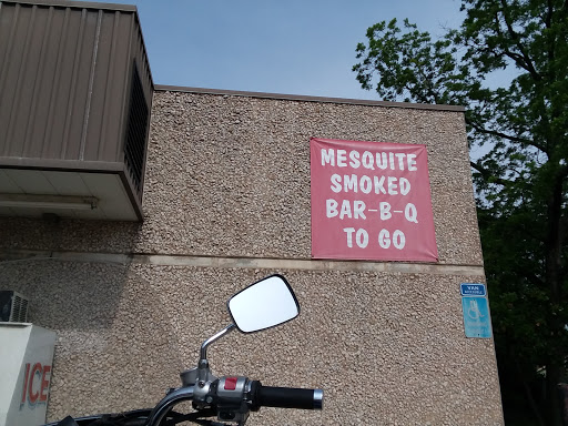 Liquor Store «McKinzie Liquor and BBQ», reviews and photos, 154 N Riverside Dr, Fort Worth, TX 76111, USA