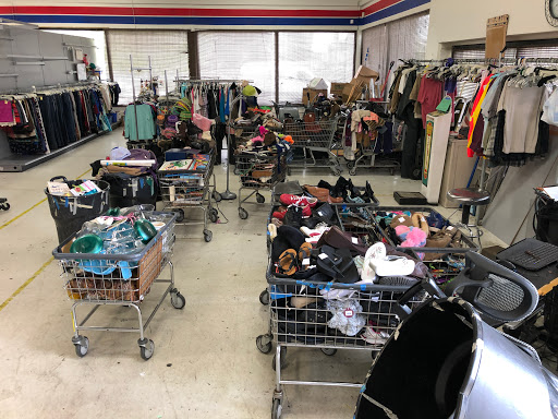 Thrift Store «Super Thrift Store», reviews and photos, 815 N Oxnard Blvd, Oxnard, CA 93030, USA