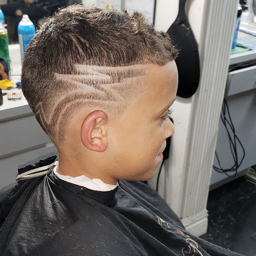 Barber Shop «Fade Away Barber & Beauty», reviews and photos, 8104 S Tacoma Way, Tacoma, WA 98499, USA