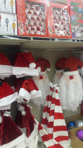 Grocery Store «Grocery Outlet Bargain Market», reviews and photos, 354 S 1st Ave, Hillsboro, OR 97123, USA