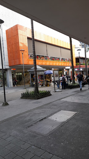 Pasaje Comercial Boulevard De Junín