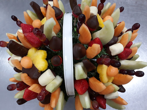Gift Shop «Edible Arrangements», reviews and photos, 1100 N Tuttle Ave STE 15, Sarasota, FL 34237, USA