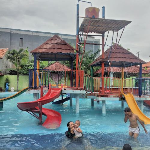 Wisata Waterboom Niagara Demak