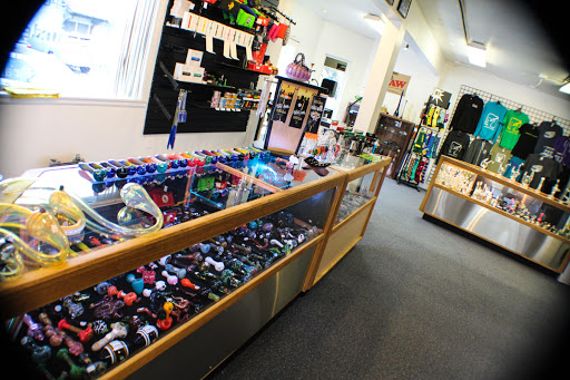 Tobacco Shop «Cornerstone Glass Campus Store», reviews and photos, 446 E 13th Ave, Eugene, OR 97401, USA