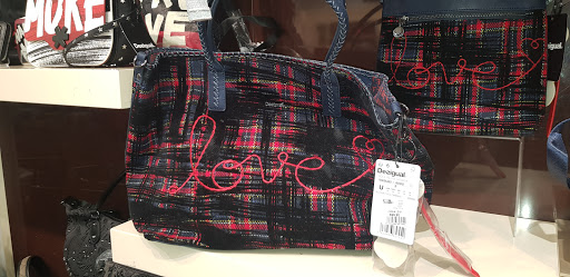 Stores to buy women's shoulder bag Jerusalem