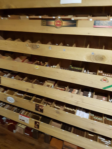 Tobacco Shop «Stogies Cigars and Lounge», reviews and photos, 55 E Olentangy St, Powell, OH 43065, USA