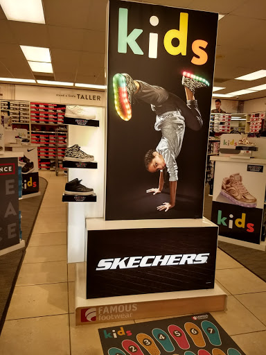 Shoe Store «Famous Footwear», reviews and photos, 211 NE Englewood Rd, Kansas City, MO 64118, USA