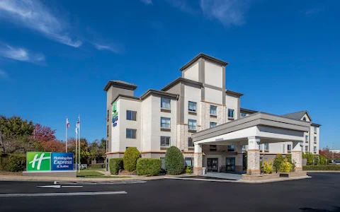 Holiday Inn Express & Suites Charlotte-Concord-I-85, an IHG Hotel image