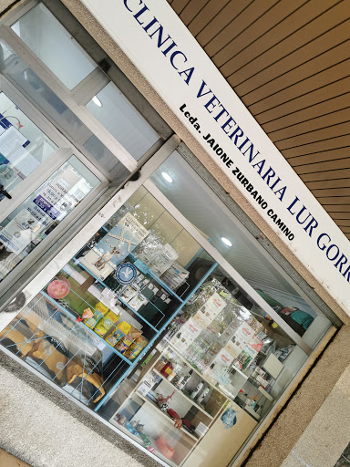 Clínica Veterinaria Lur Gorri en Barañáin