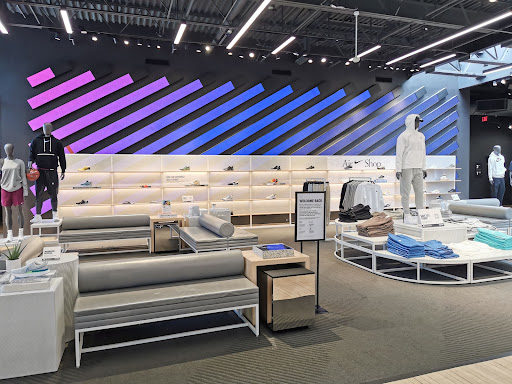 Clothing Store «Nike Lenox», reviews and photos, 3393 Peachtree Rd, Atlanta, GA 30326, USA