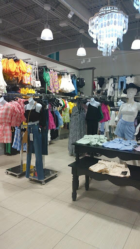 Clothing Store «Discovery Clothing Company», reviews and photos, 660 Centerview Blvd, Kissimmee, FL 34741, USA