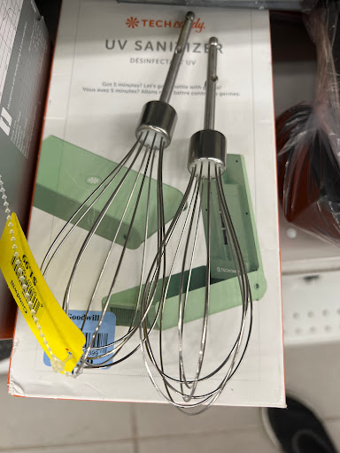 Thrift Store «Lake Hallie Goodwill Retail Store & Training Center», reviews and photos, 2759 S Prairie View Rd, Chippewa Falls, WI 54729, USA