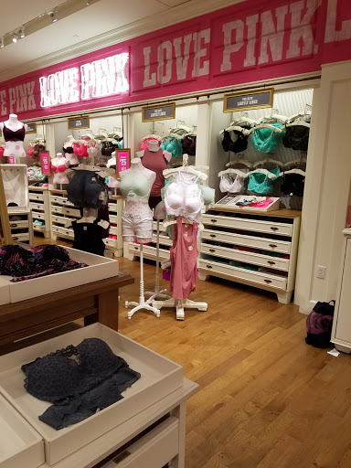 Gift Shop «Brookstone», reviews and photos, 1313 3rd Street Promenade, Santa Monica, CA 90401, USA