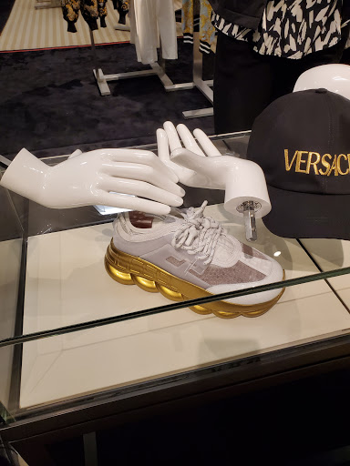 Department Store «Saks Fifth Avenue», reviews and photos, 101 W 5th St, Cincinnati, OH 45202, USA