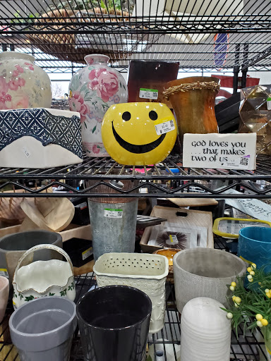 Furniture Store «101 & Ludlow Goodwill Redesign Store & Donation Center», reviews and photos, 8679 W Ludlow Dr Suite 5, Peoria, AZ 85381, USA