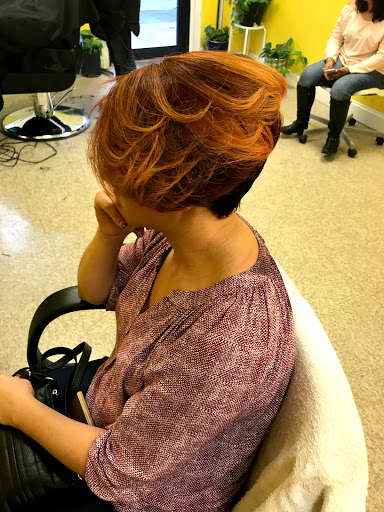 Beauty Salon «New Image Dominican Hair Salon», reviews and photos, 143 W Main St, Norristown, PA 19401, USA