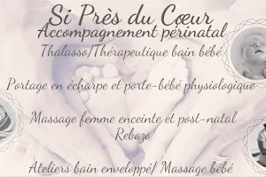 Si Près du Coeur, Thalasso/Thérapeutique bain bébé, massage prénatal postnatal rebozo et portage Vendée, Cholet, Mauléon image