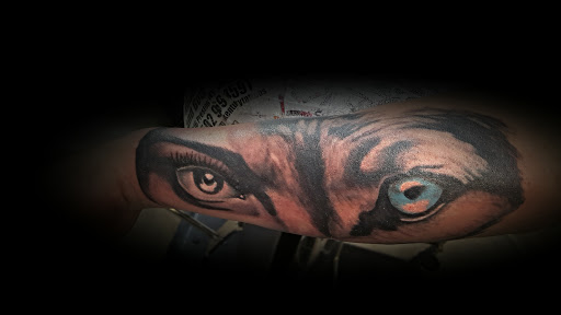 Tattoo Shop «Kentucky Tattoos», reviews and photos, 7316 Preston Hwy, Okolona, KY 40219, USA