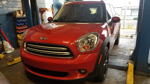 Auto Repair Shop «Ice Cold Air Discount Auto Repair», reviews and photos, 1180 Court St, Clearwater, FL 33756, USA