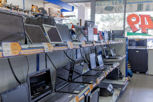 Pawn Shop «La Familia Pawn and Jewelry», reviews and photos, 2057 Americana Blvd, Orlando, FL 32839, USA