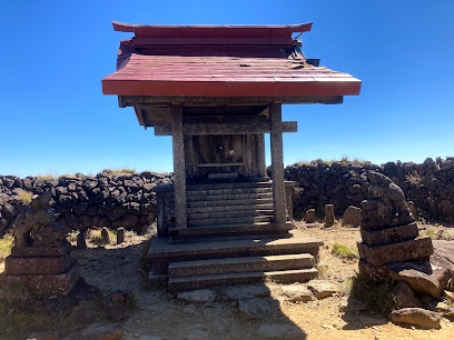 蔵王山神社 山頂避難小屋