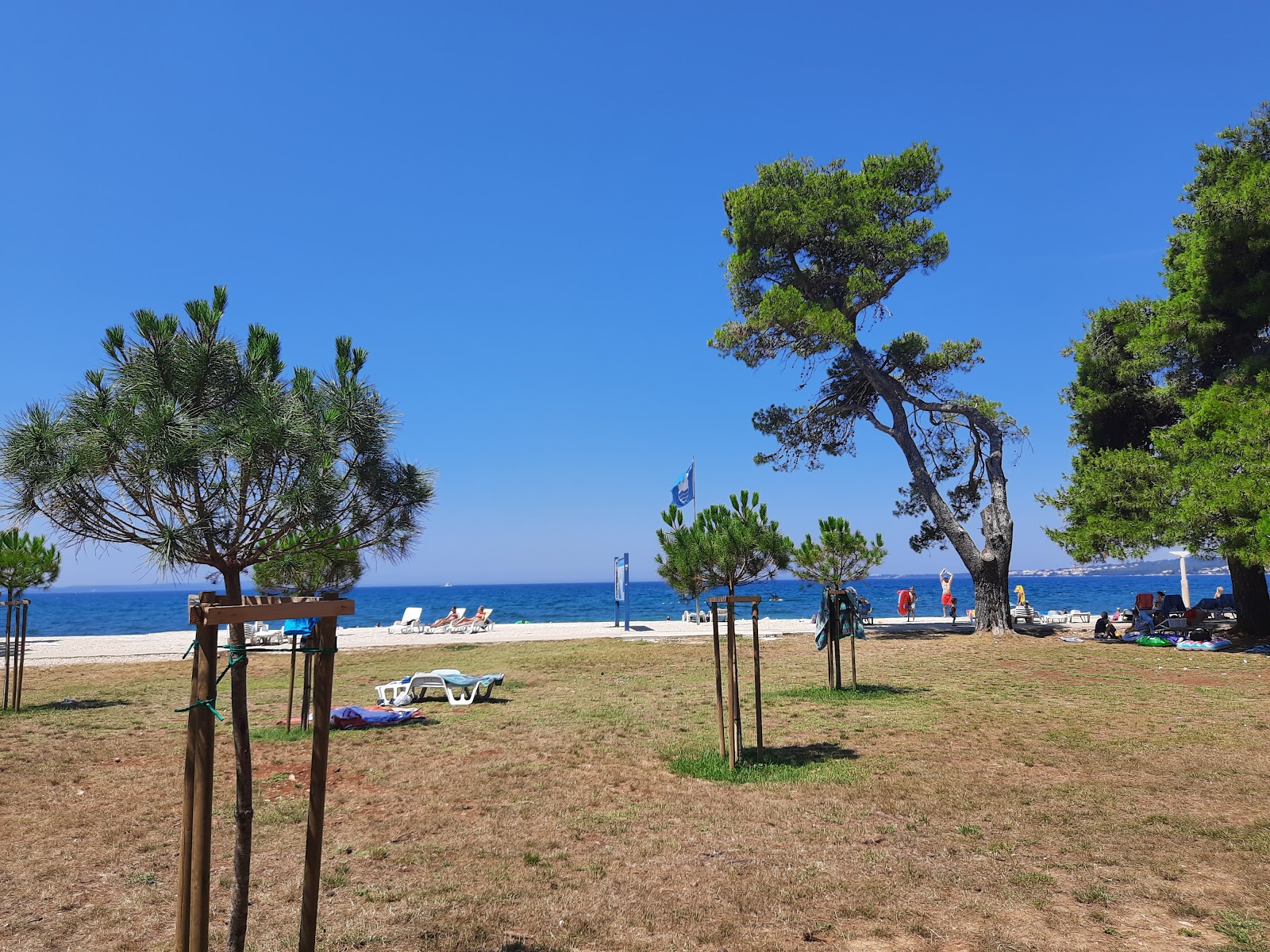 Photo de Borik beach avec plusieurs petites baies