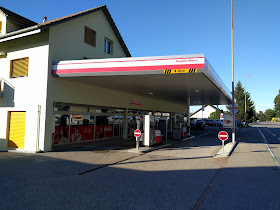 Tankstelle + Shop U. Eng